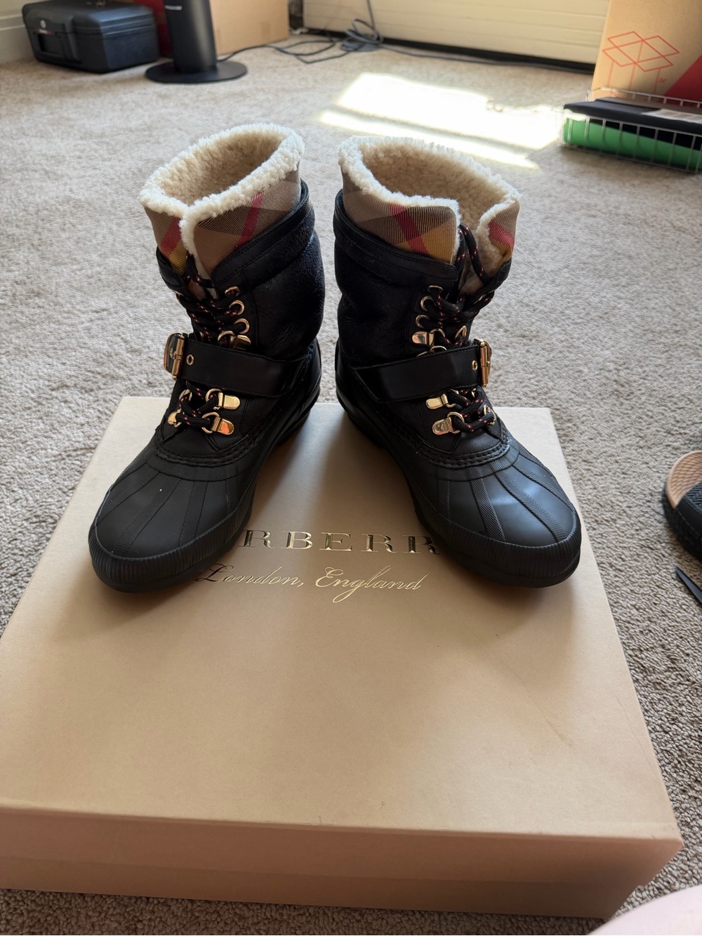 Burberry Black Leather Duck Boots with Shearling and Nova Check Cuff Size 37